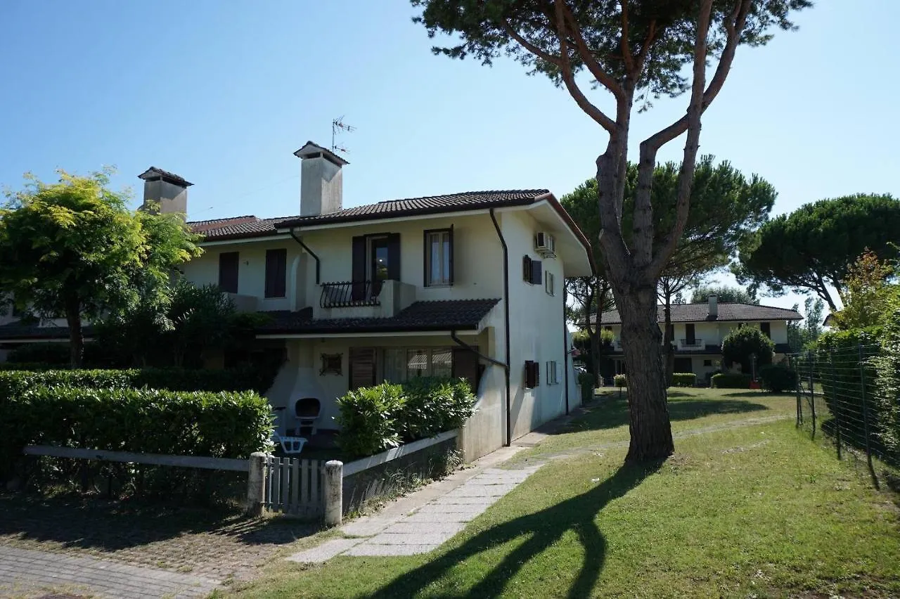 Elegant Villa With Pool And Barbecue Porto Santa Margherita di Caorle
