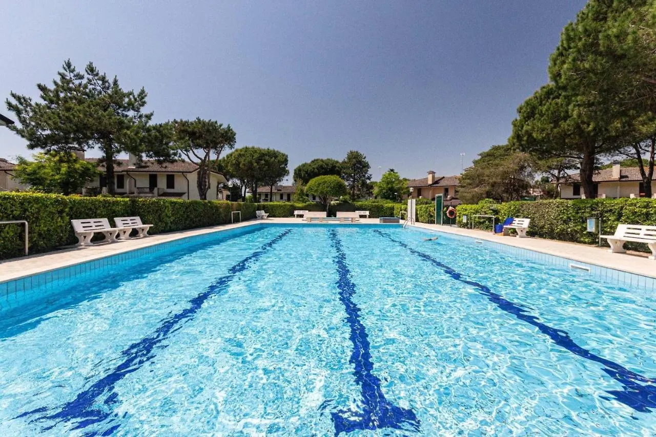 Elegant Villa With Pool And Barbecue Porto Santa Margherita di Caorle